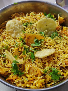 ચટપટી ભેળ (Chatpati Bhel Recipe In Gujarati) રેસીપી મુખ્ય ફોટો