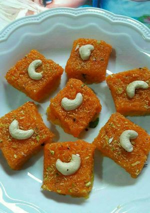 A picture of Coconut barfi.