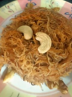 मीठी सिवइयां(mithi sewaiyan recipe in hindi) रेसिपी मुख्य फोटो
