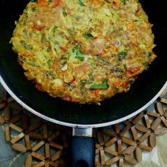 Oats veggies omelette A picture of Oats veggies omelette.