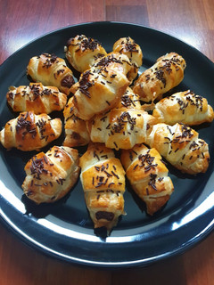 Foto principal de Croissants de hojaldre con chocolate