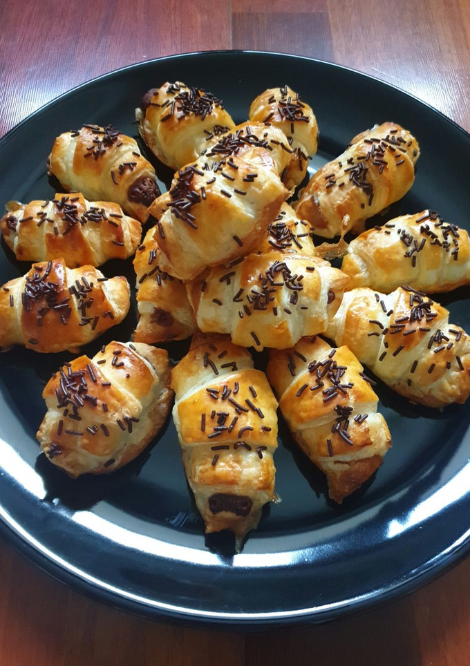 Una foto de Croissants de hojaldre con chocolate