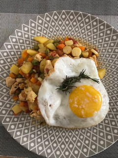 Una foto de Guiso de Pollo de la abuelita, a lo Carmelita