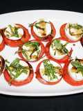 Tomates y queso mozzarella con aderezo balsámico