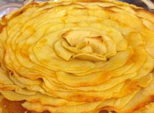 Hình của món Classic French Apple Tart (Bánh tart táo cổ điển kiểu Pháp).