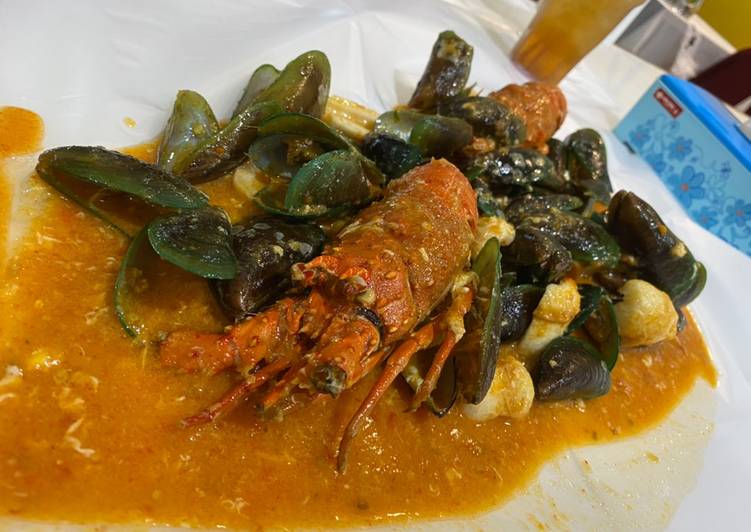 Kerang Hijau dan Lobster Saos Padang