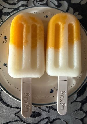 Una foto de Helado de mango y coco con yogur