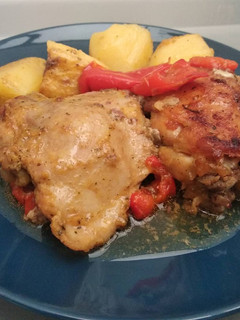 Una foto de Pollo al horno, condimentado, sidra, manzana, etc