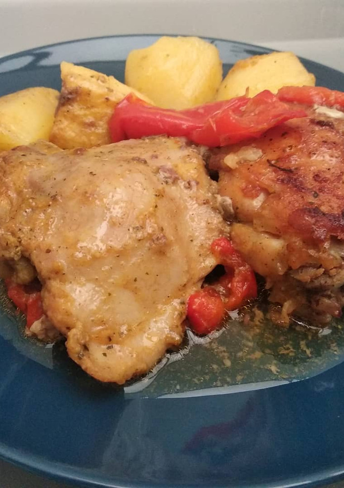 Una foto de Pollo al horno, condimentado, sidra, manzana, etc