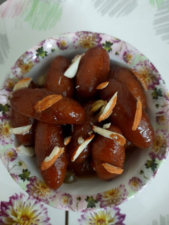 கோதுமை மாவு ஜாமுன் (Kothumai maavu jamun recipe in tamil) செய்முறை முக்கிய புகைப்படம்