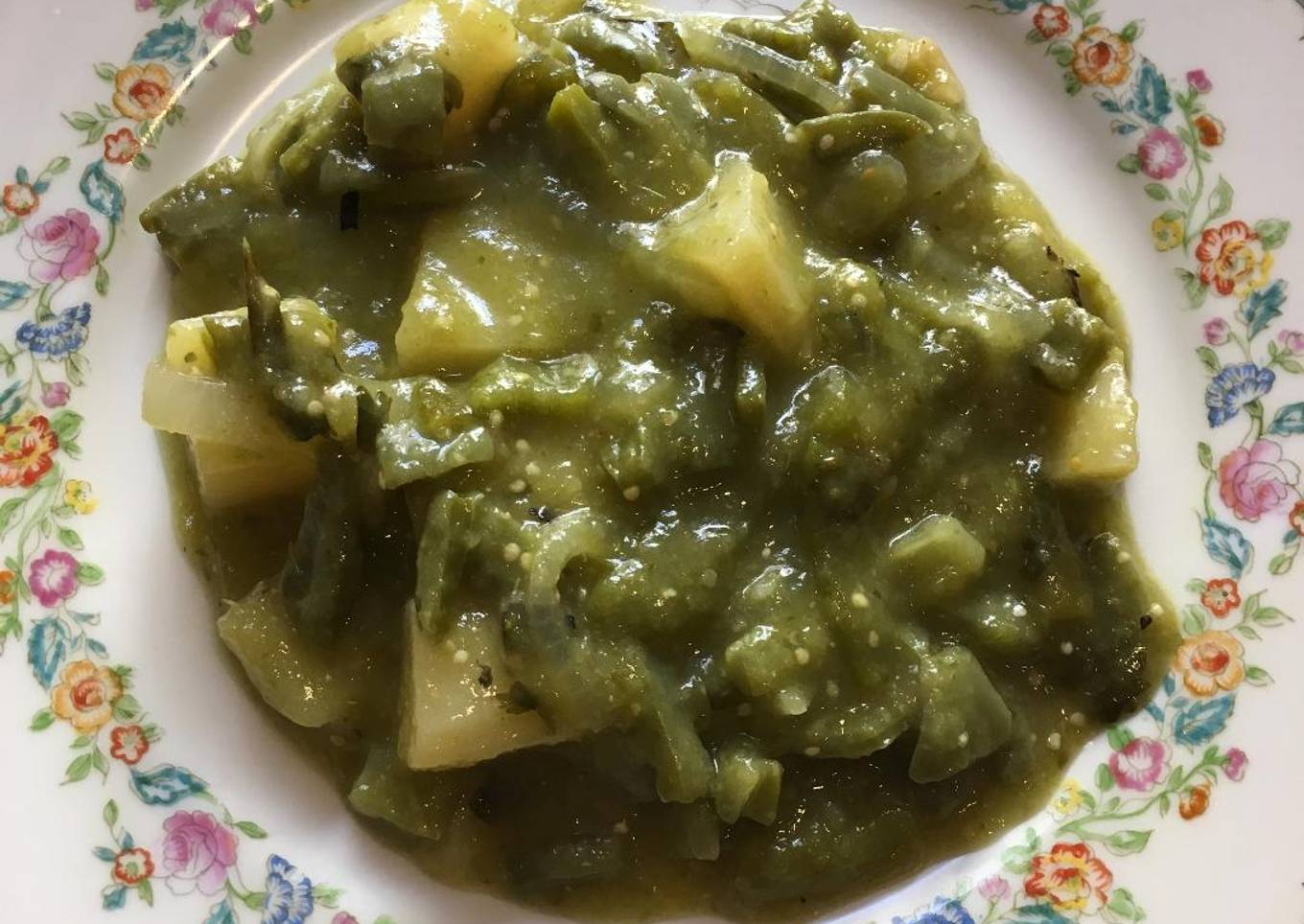 Nopales con papas y poblanos