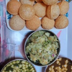 A picture of Pani Puri kolkata style.