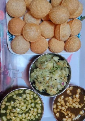 A picture of Pani Puri kolkata style.