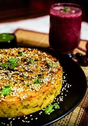 વેજીટેબલ હાંડવો (vegetable handvo recipe in Gujarati) રેસીપી મુખ્ય ફોટો
