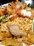 เกี๊ยวกรอบผัดไทยหมูกรอบ
