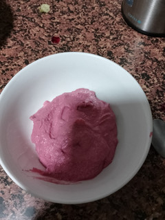 Una foto de Hummus de Remolacha