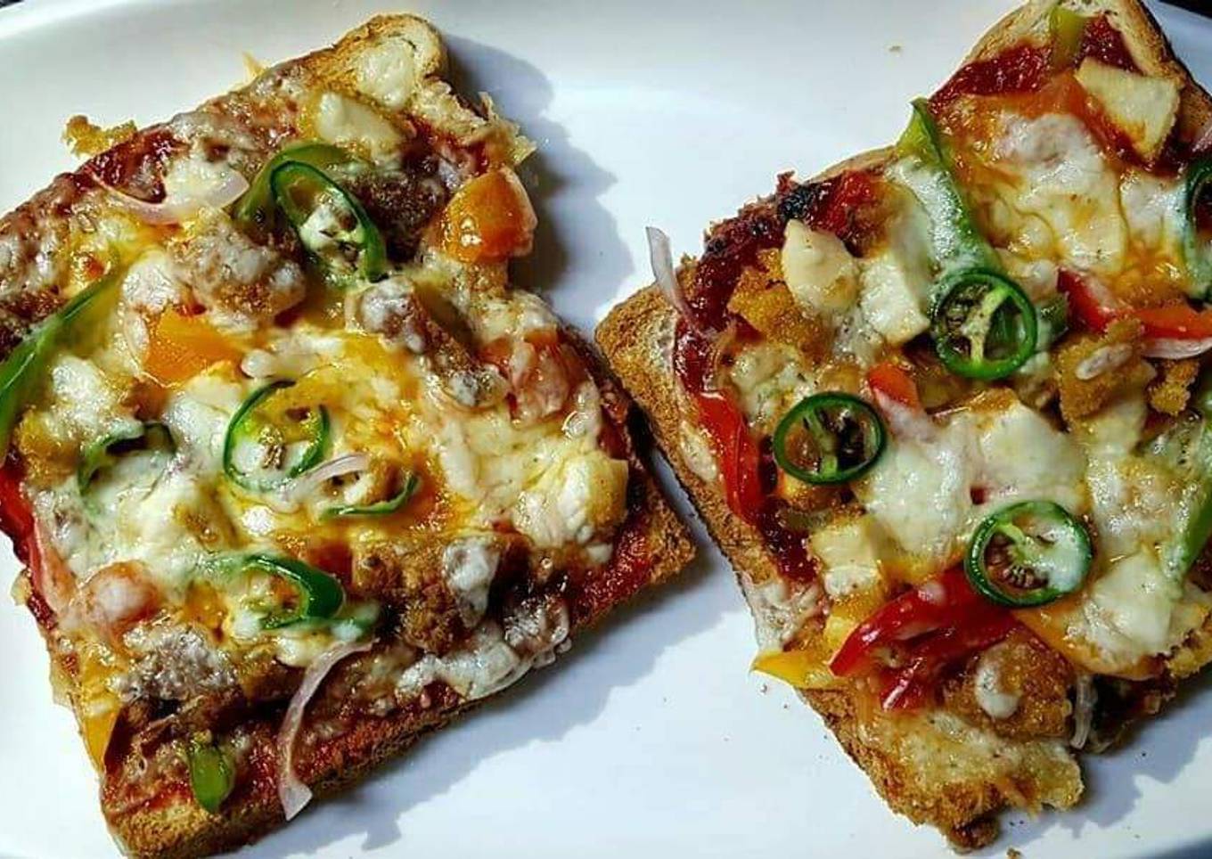 Chicken tikka bread pizza ðŸ˜‹ðŸ‘