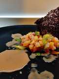 Tartare di salmone con gazpacho di arance