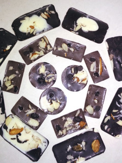 ચોકલેટ(Chocolate Recipe in Gujarati) રેસીપી મુખ્ય ફોટો
