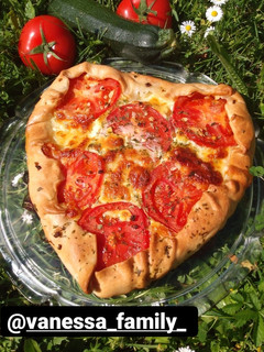 Une photo de Tarte rustique tomates courgettes