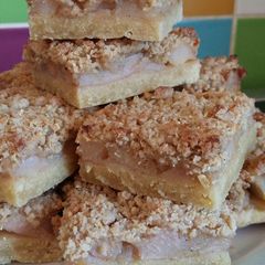 A picture of Vickys Pear Shortbread Streusal Bars, GF DF EF SF NF #picnic.