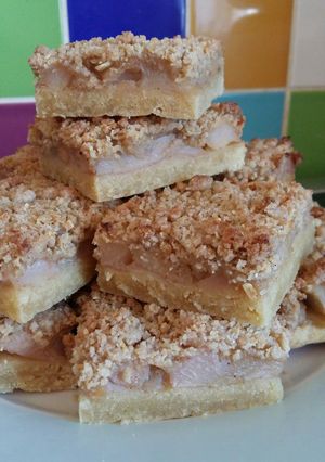 A picture of Vickys Pear Shortbread Streusal Bars, GF DF EF SF NF #picnic.