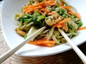 Una foto de pasta con brocoli