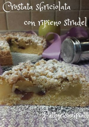 Foto di Crostata sbriciolata con ripieno strudel