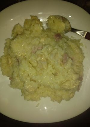 Una foto de Risotto de pollo con paleta y queso 😋