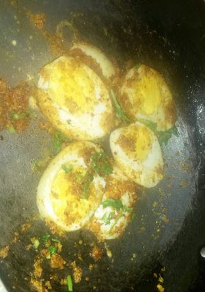 A picture of Egg coconut fry.