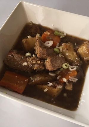 A picture of Hearty beef soup.