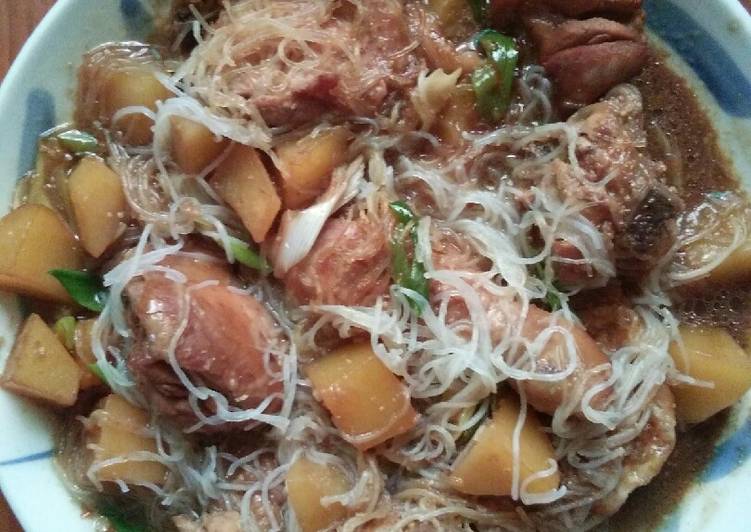 Semur ayam kentang tabur soun ala keluarga