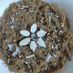 A picture of Anday Aur Besan Ka Halwa.