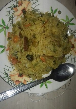A picture of Jollof rice.