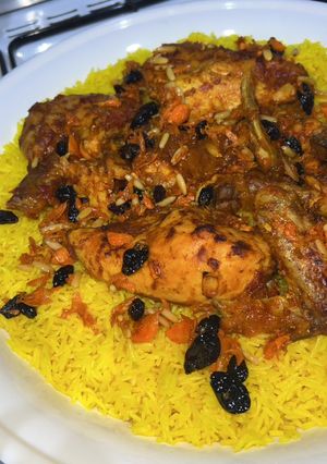 صورة لوصفة رز أصفر مع دجاج بالفرن