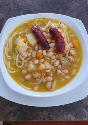Una foto de Porotos con Riendas