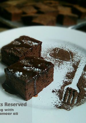 A picture of Brownies bake in pateela.