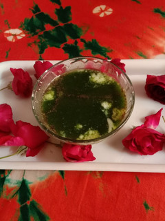 પાલક સૂપ(Spinach Soup Recipe in Gujarati) રેસીપી મુખ્ય ફોટો