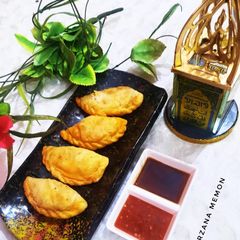 A picture of Flaky layered samosa.