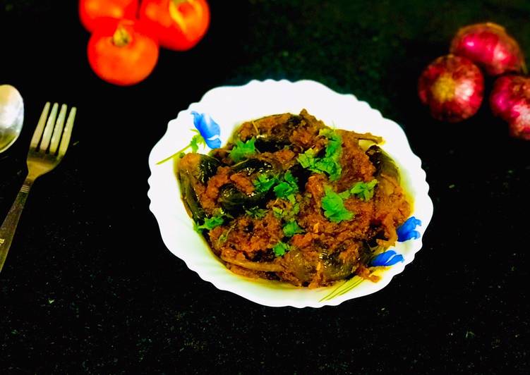 Fresh Brinjal curry in tomato gravy