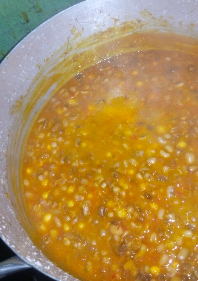 A picture of Beans and corn.