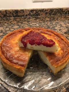 Una foto de Pastel de queso fresco y Leche condensada