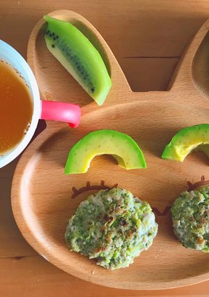 Hình của món Bánh súp lơ xanh thịt băm.