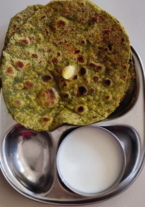 A picture of Methi thepla.