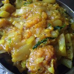 A picture of Lau ghonto (bottle gourd stir fry).
