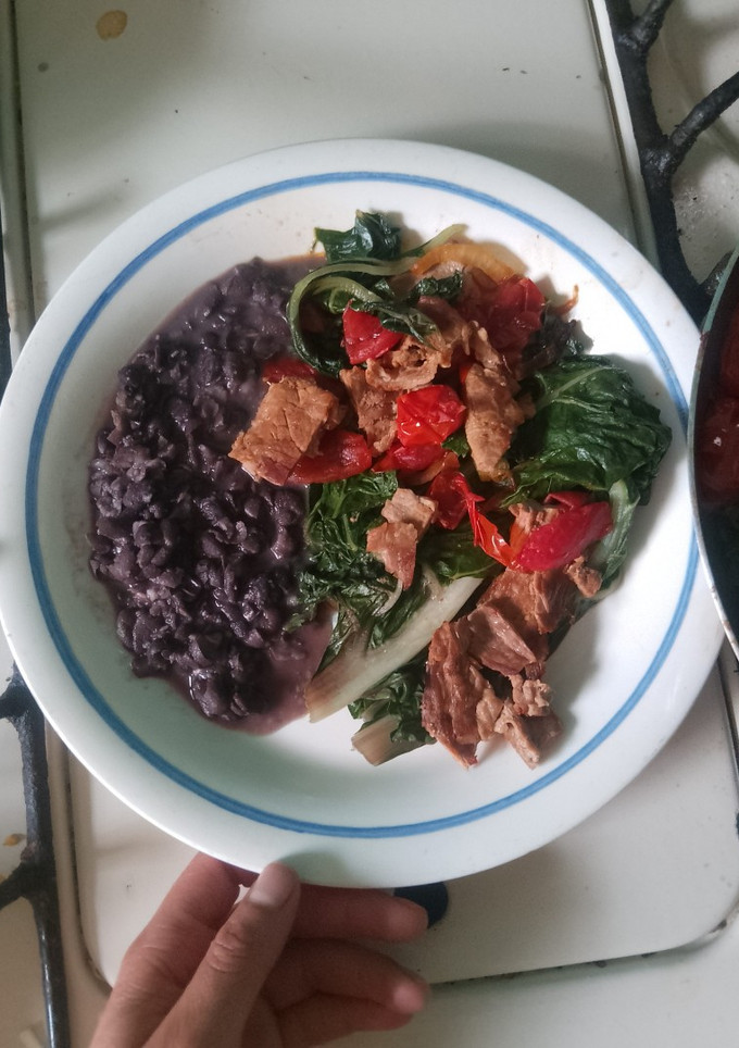 Una foto de Acelgas con carne