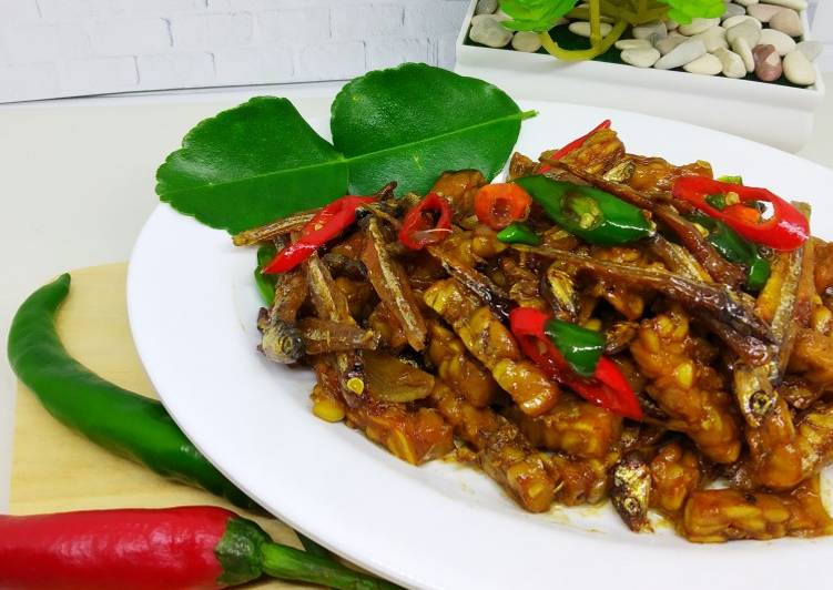 Langkah Mudah untuk Menyiapkan Sambal Goreng Tempe &amp; Teri, Bisa Manjain Lidah