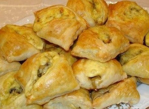 Фото Закусочные пирожки с грибами и сыром.