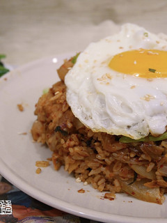 【影片教學】泡菜豬肉炒飯 的食譜成品照片