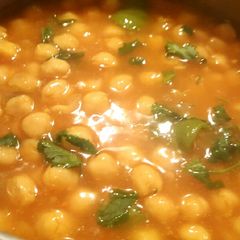 A picture of Memoni Cholay (Thick chickpea soup with vegetables)🍲.